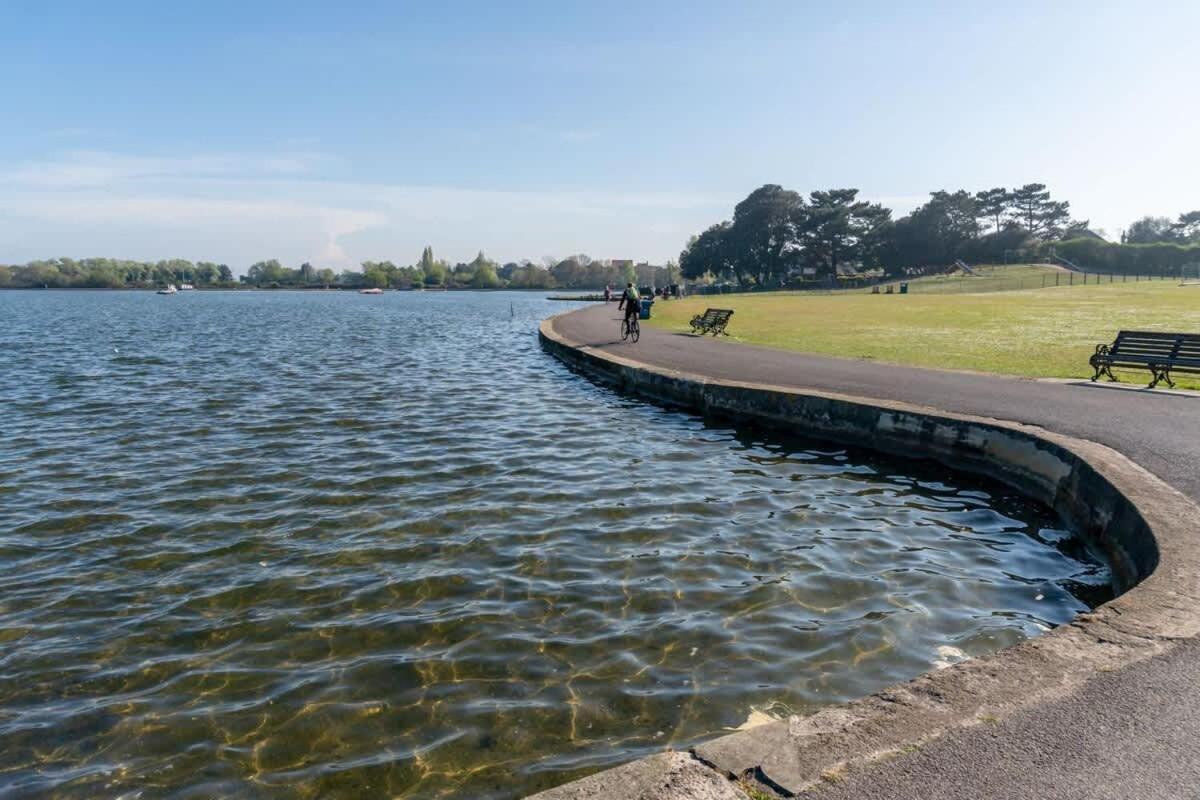 Park Lake View Пул Екстер'єр фото